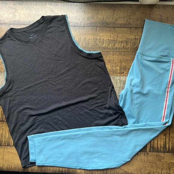 Nike Dri-Fit tank and leggings SET with embroidery stitching - Picture 2 of 7